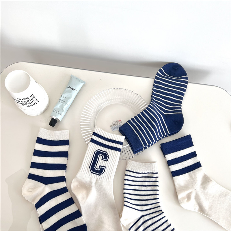 克莱因蓝袜子女春秋ins潮日系中筒袜海军风条纹白色中筒袜运动袜