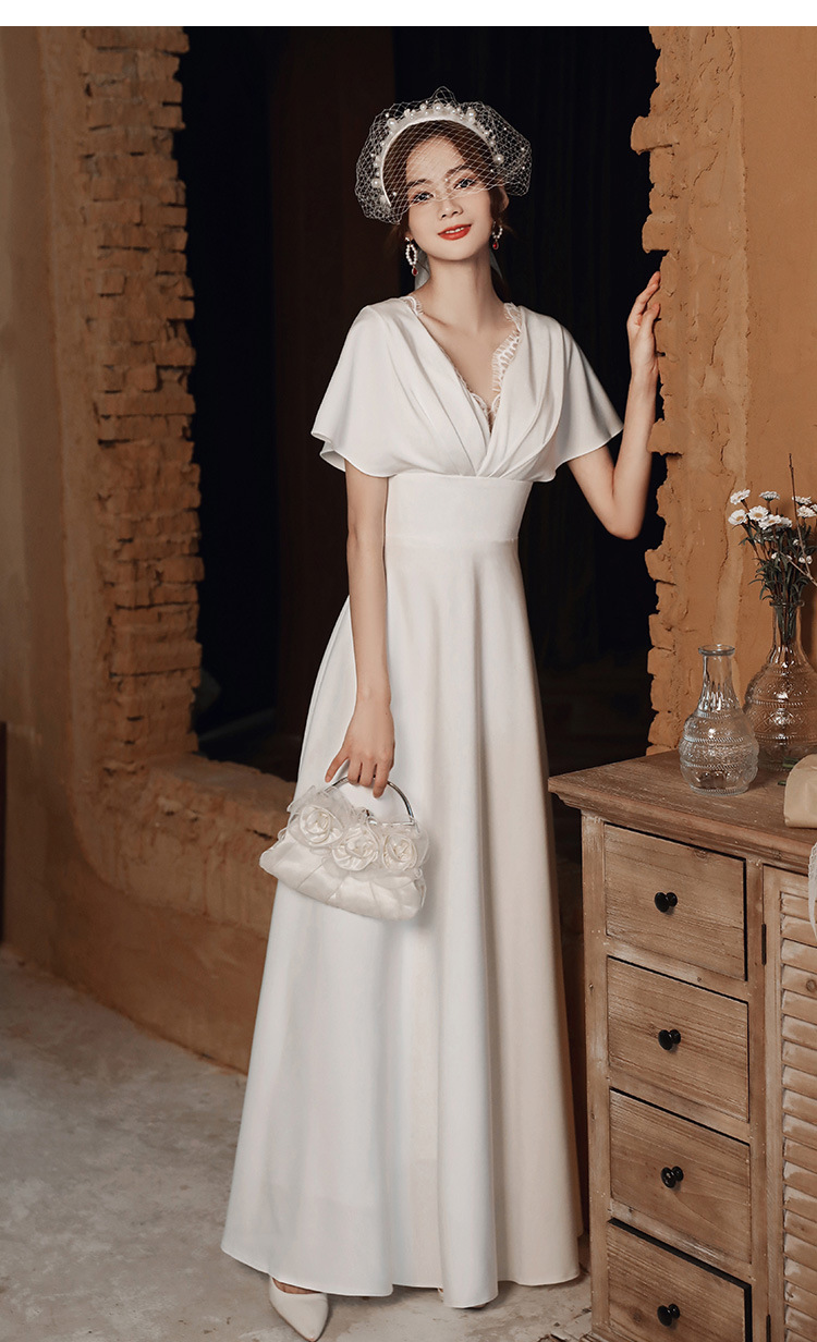 白色礼服女2022新款简约法式缎面轻婚纱领证小礼服齐地出门纱新娘