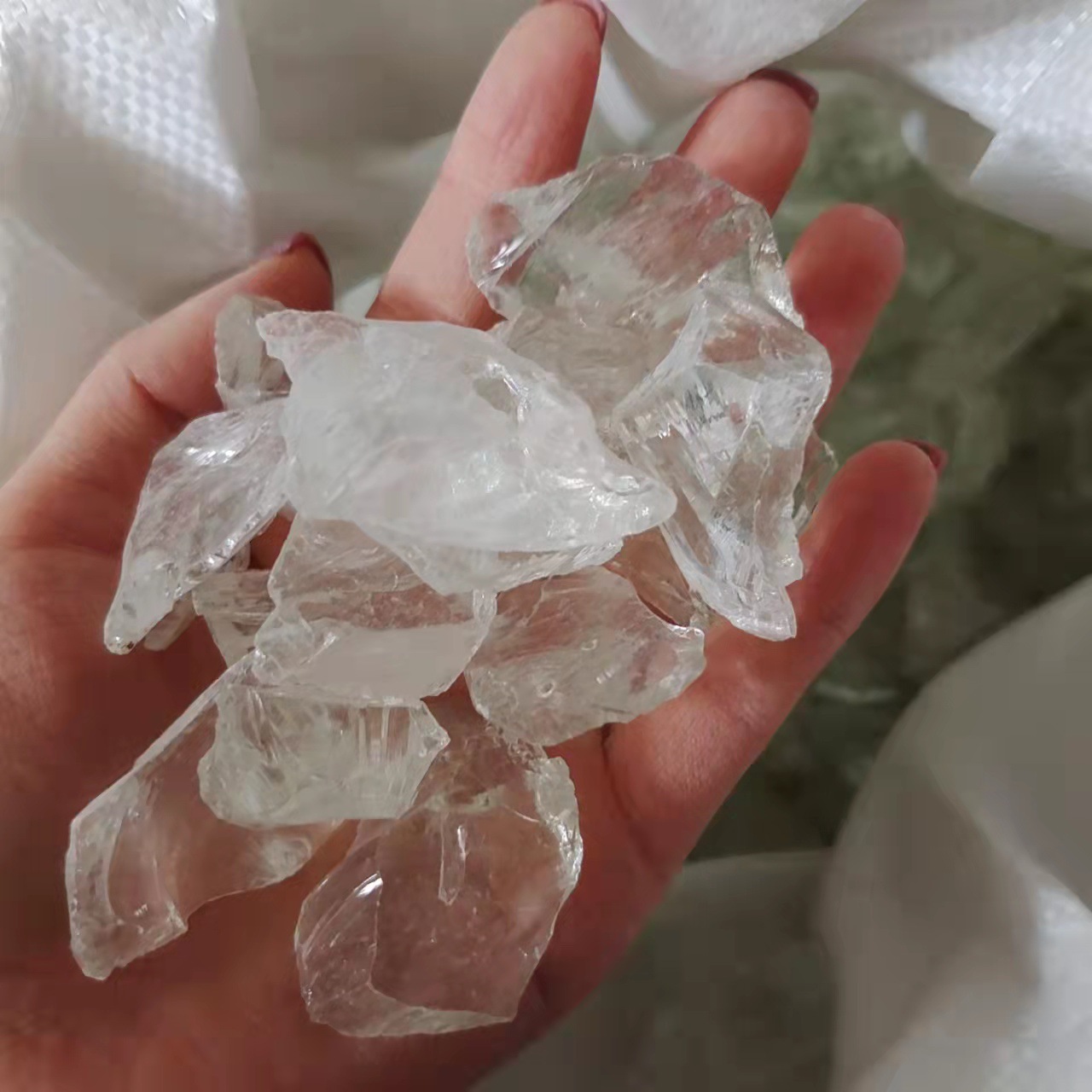 厂家供应白色玻璃块圆林工程造景室外景观装饰用透明玻白色玻璃块