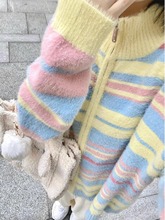 多巴胺彩色条纹针织开衫女2024秋季新款设计感慵懒风拉链毛衣外套