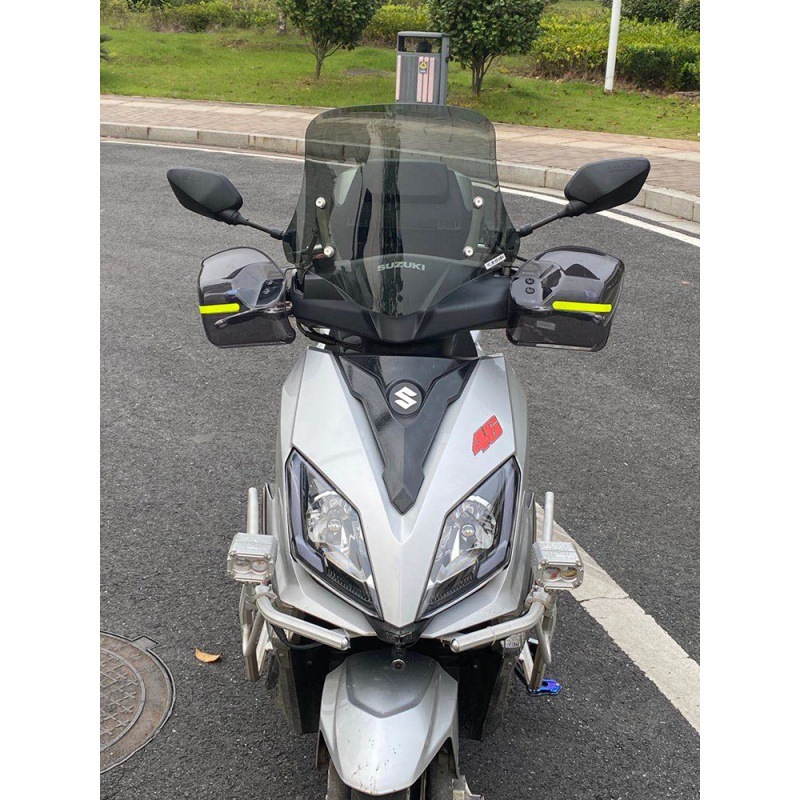 适用铃木挡风玻璃手把前挡风护手罩防风摩托车改装配件-阿里巴巴