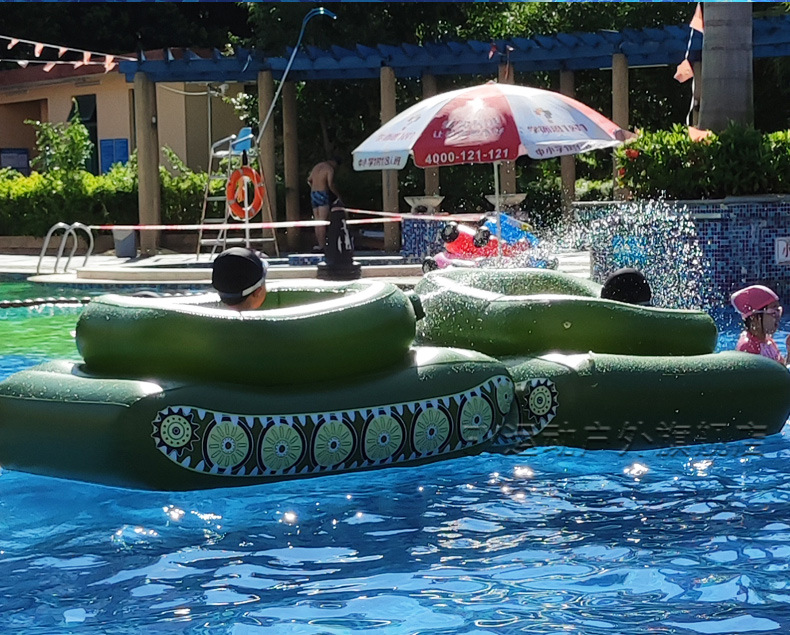 新款充气坦克喷水游泳圈 水上坦克浮排 户外戏水玩具