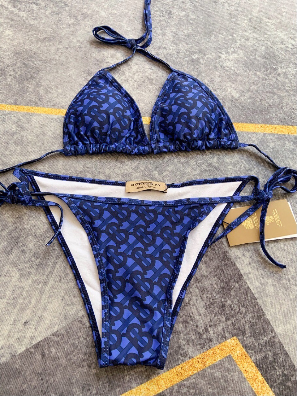 2022新款女士系带性感显瘦比基尼泳装印花字母三角裤沙滩度假泳衣