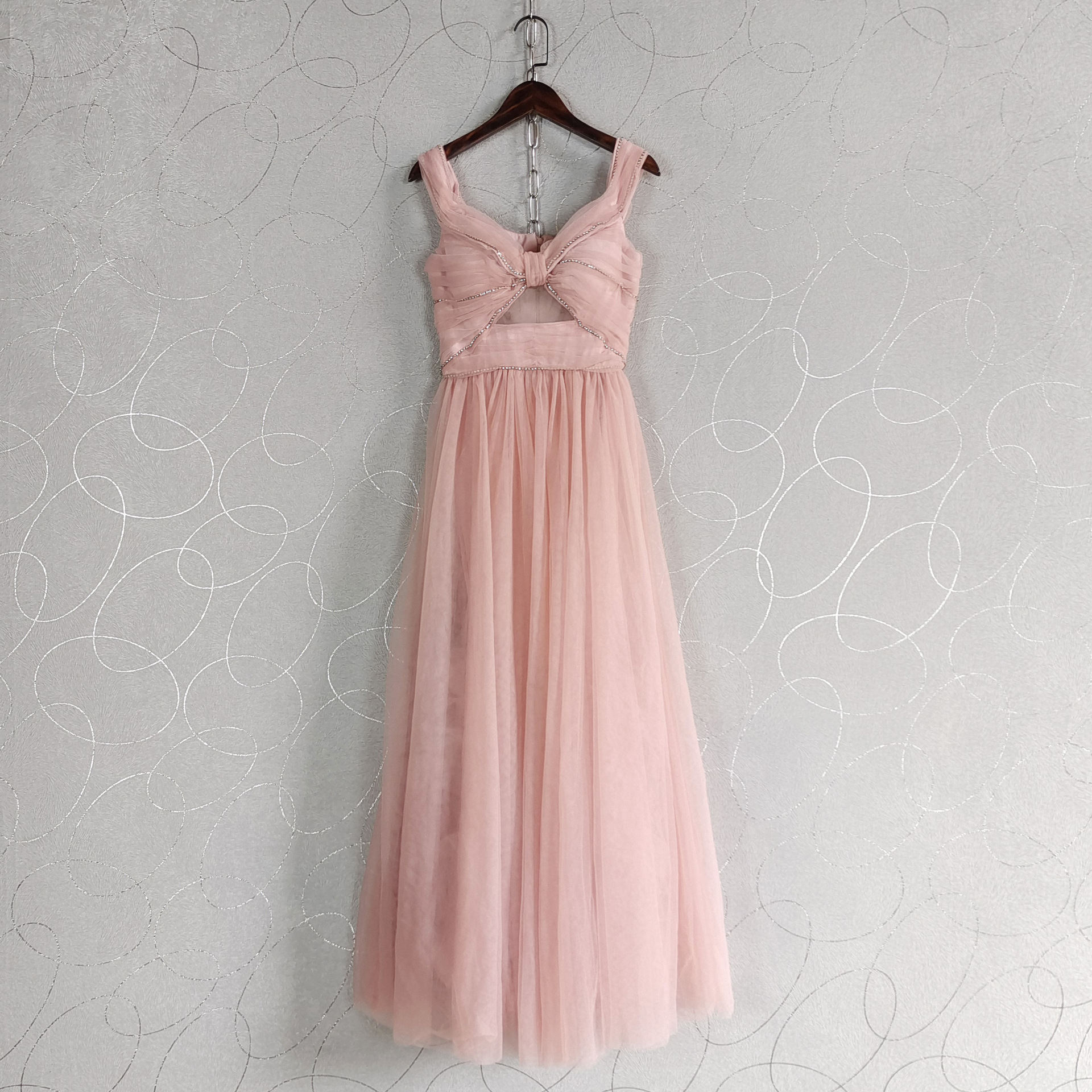 性感宴会无袖交叉抹胸露背礼服裙2024夏装网纱纯色钉钻大摆连衣裙