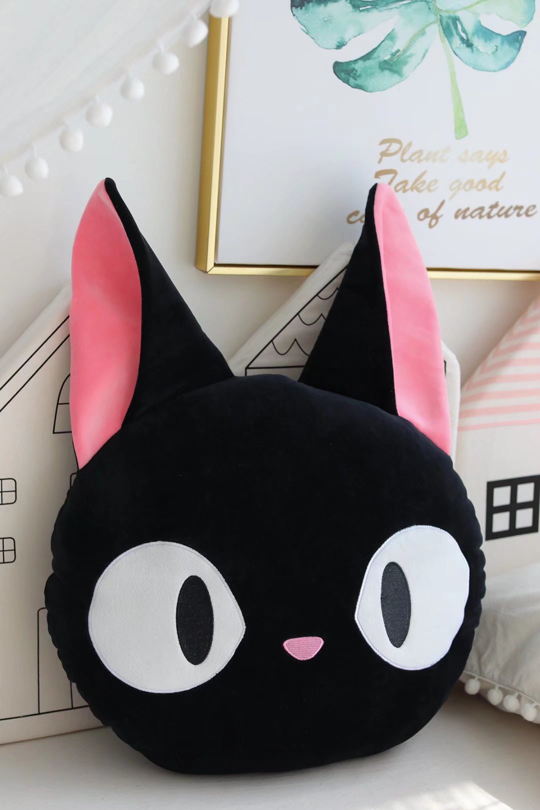 新款羽绒棉黑猫巴士抱枕靠垫午睡枕头床头靠办公室靠背腰枕礼物