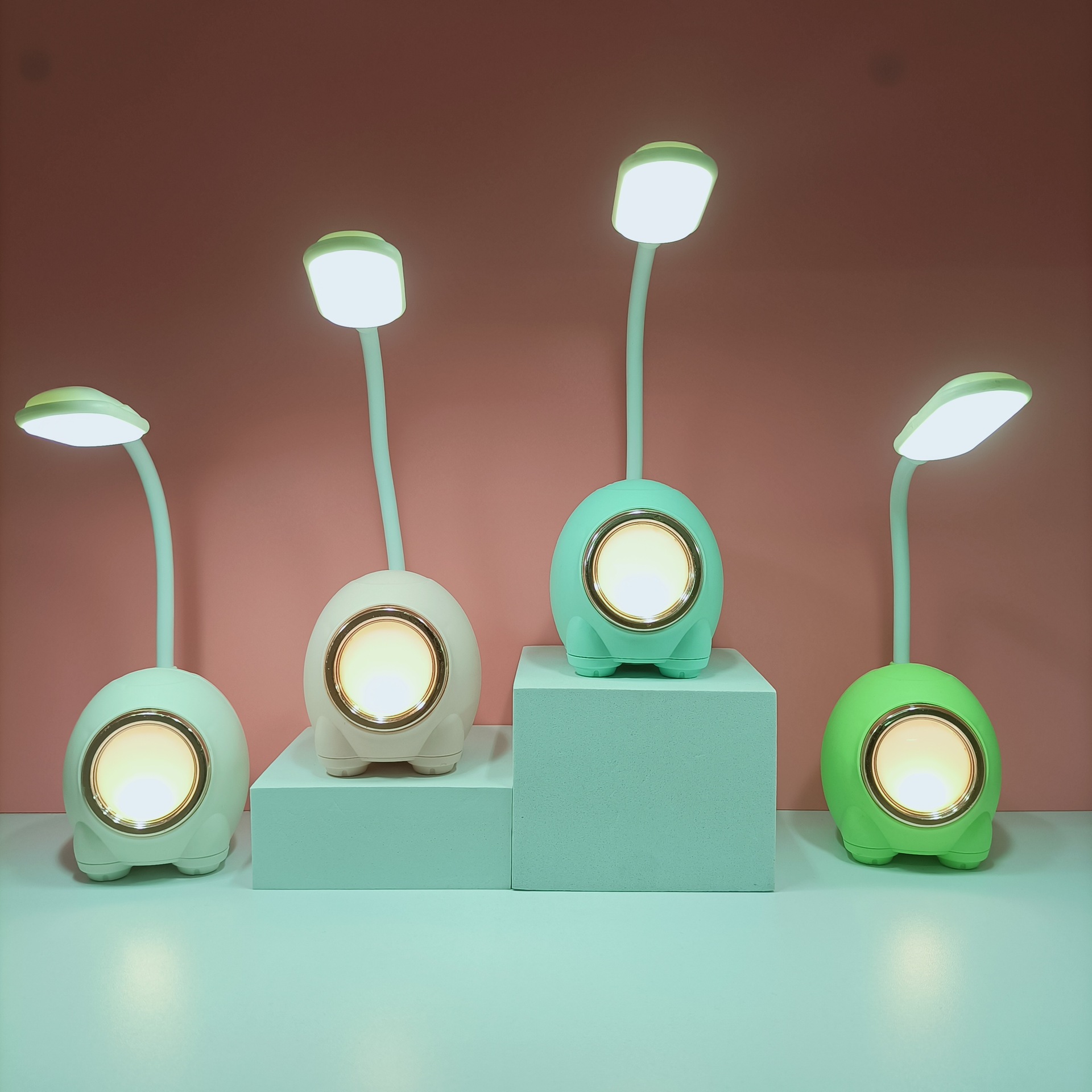 ins台灯学习专用学生宿舍台灯卧室床头少女可爱护眼火箭太空台灯