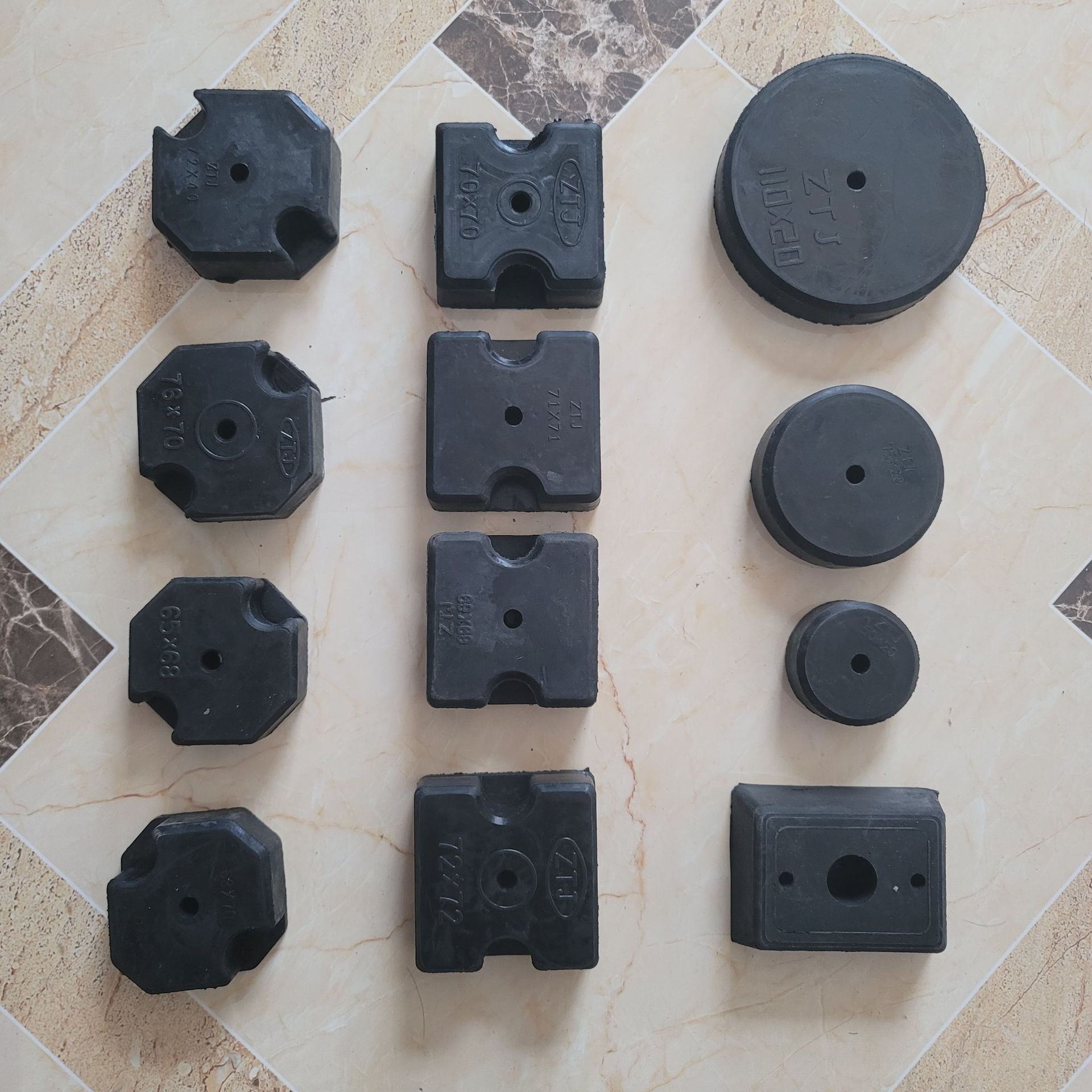 铝模固定器 止水节固定器 线盒线管固定器 灯头盒定位器 量大从优