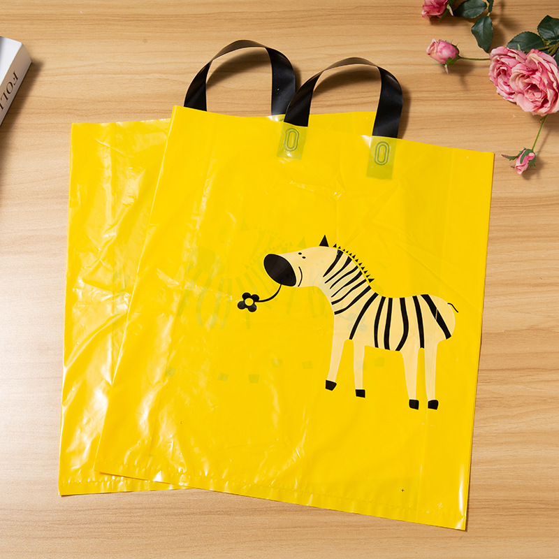 Cute Cartoon Plastic Handbag Clothing Store Children‘s Clothing Store Shopping Bag Gift Packaging Bag More than Buggy Bag Pictures in Stock