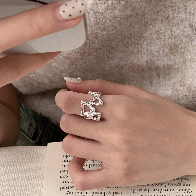 Hollow Geometry Triangle Ring Female Simple Cold Style Graceful Personality Open Ring Internet Celebrity All-Match Index Finger Ring