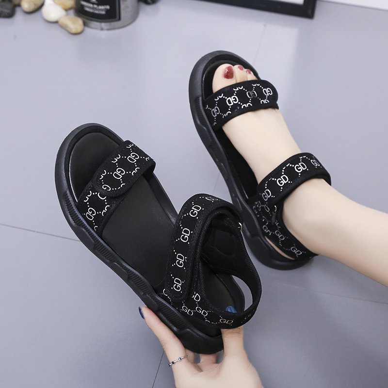 女童凉鞋2021年夏季新款洋气儿童软底鞋子女时尚黑色中大童沙滩鞋