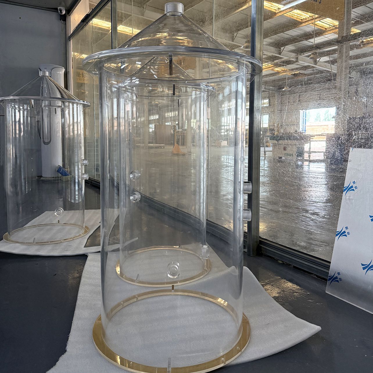 透明亚克力圆锥顶圆柱形实验装置罩子有机玻璃设备防尘罩制作厂家