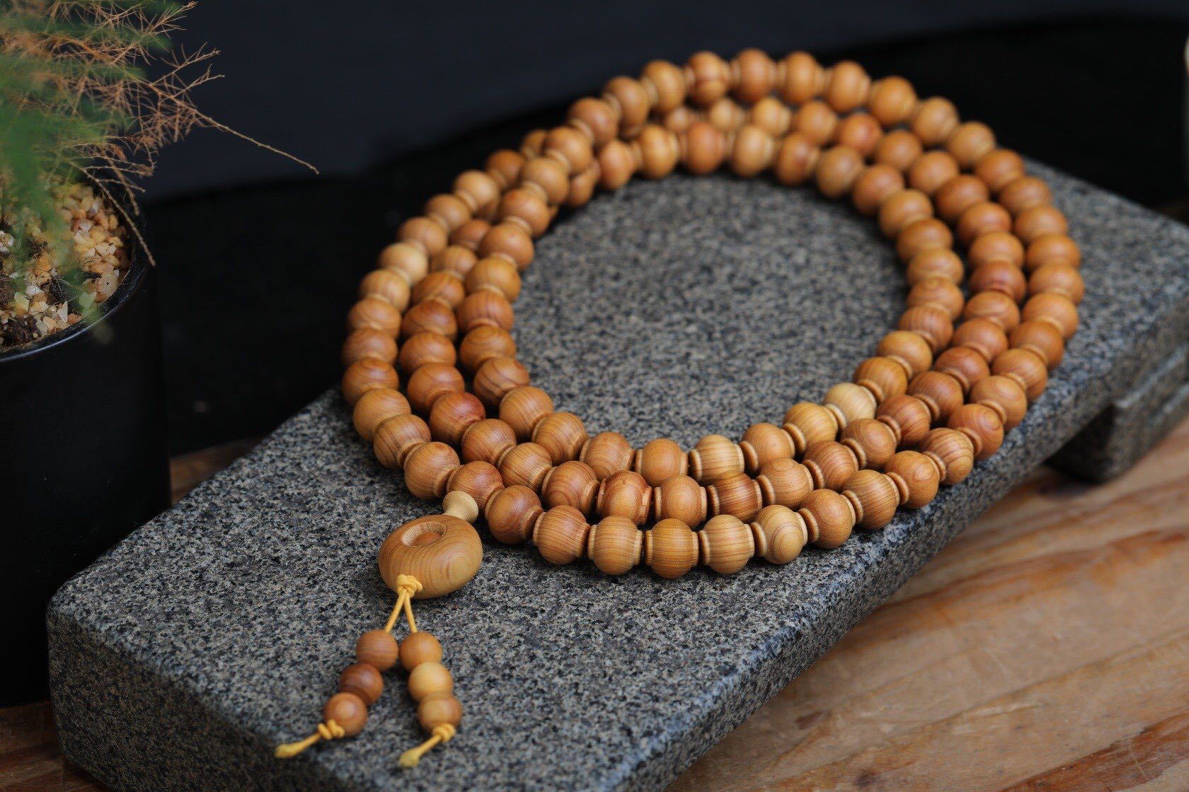 厂家直供天然崖柏原木陈化灯笼珠太行崖柏手串佛珠手链念珠批发