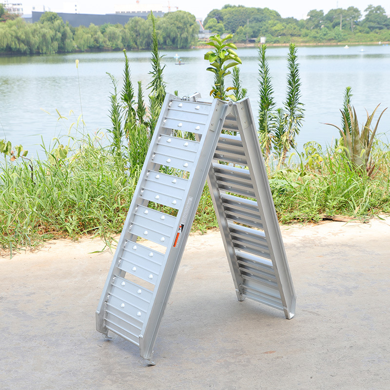 折叠式铝合金梯车