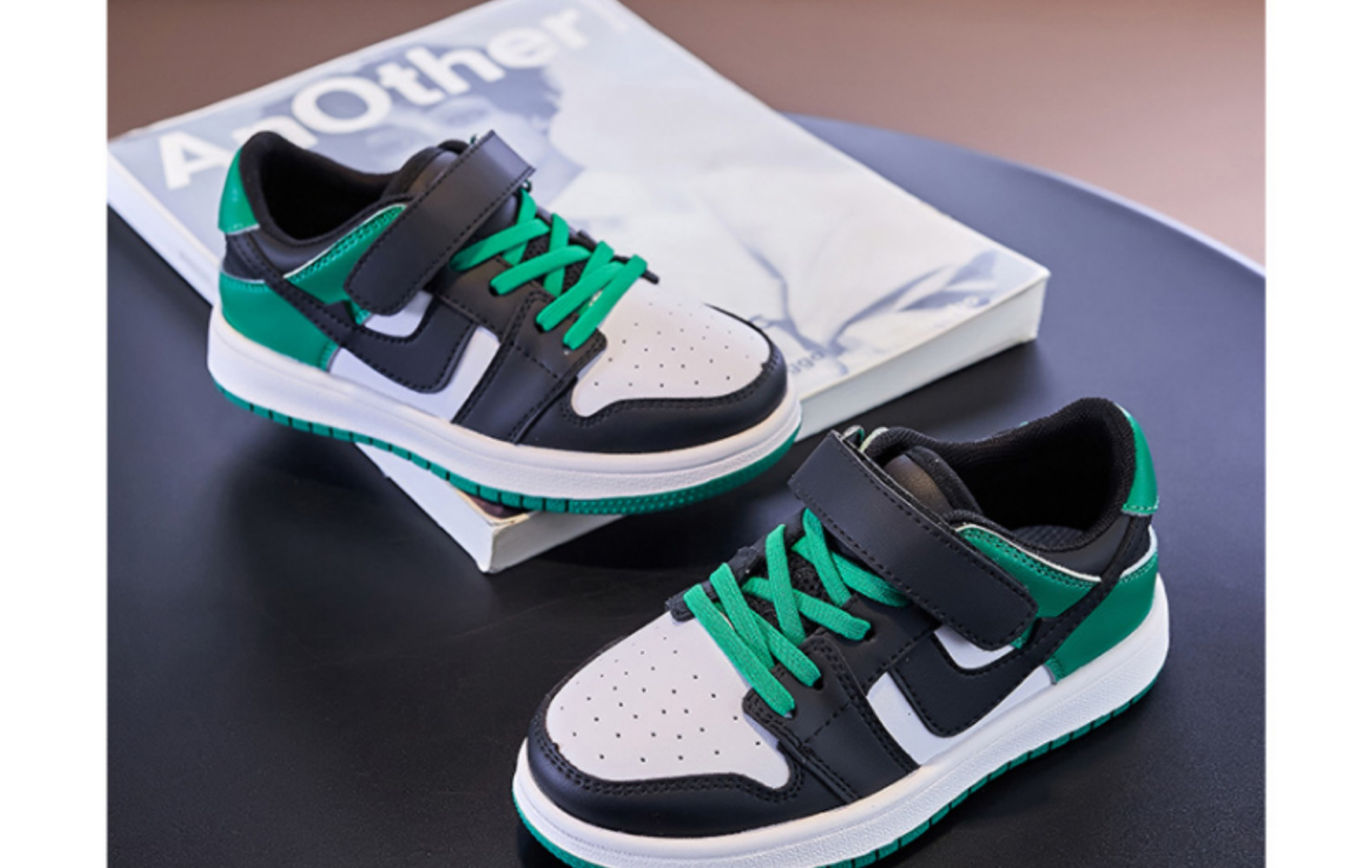 儿童魔术贴aj板鞋2022春秋新款男童低帮运动鞋女童时尚软底休闲鞋