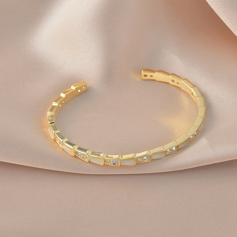 Gold-Plated Korean-Style Fashion Pull Bracelet Women's Shell Eight Awn Star Small Waist Bracelet Micro Inlaid Zircon Bracelet Ornament