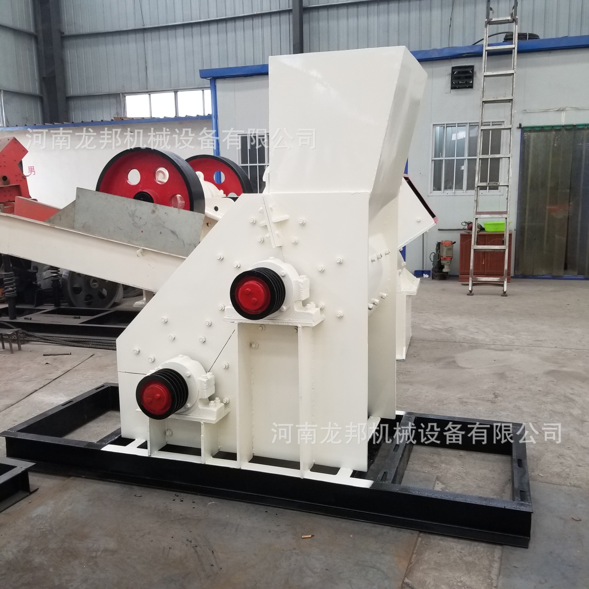 煤矸石双极无筛底粉碎机 无筛底干湿料双级式制砂机 双击式破碎机