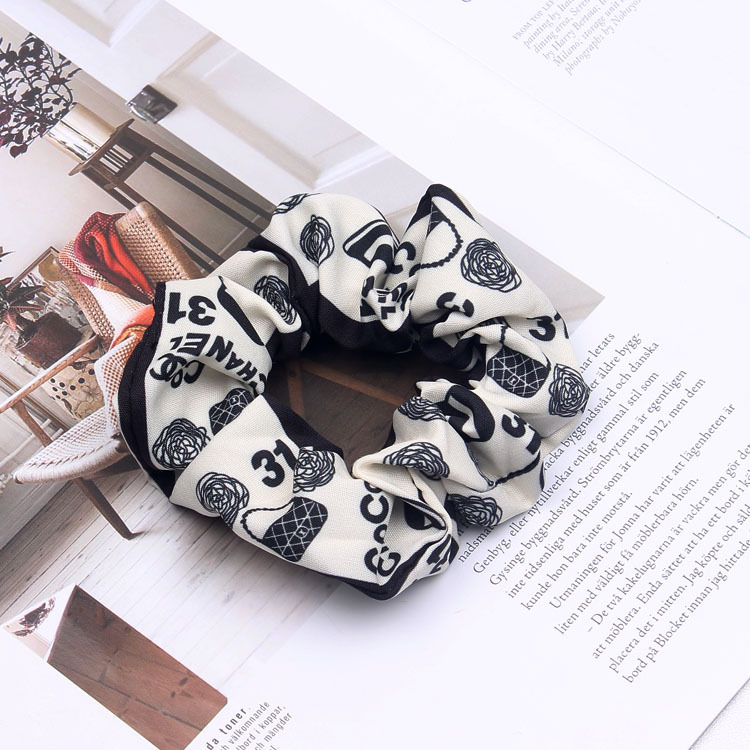 Korean Style Internet Celebrity Hair Accessories Elegant Classic Style Large Intestine Hair Band Simple Retro Black and White Satin Headband B362