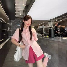 韩系粉色短袖衬衫女夏季新款设计感翻领单排扣宽松中长款衬衣开衫