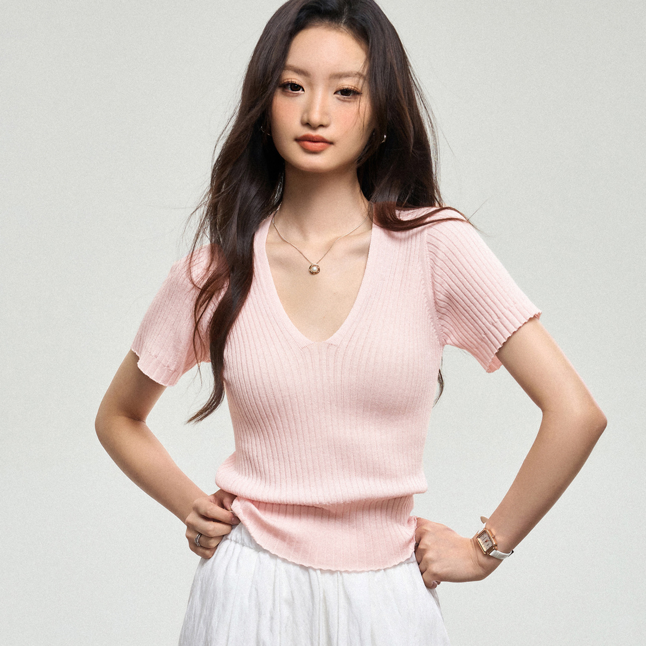 气质V领短袖针织衫女夏季2025新款辣妹纯欲风修身T恤显瘦粉色上衣