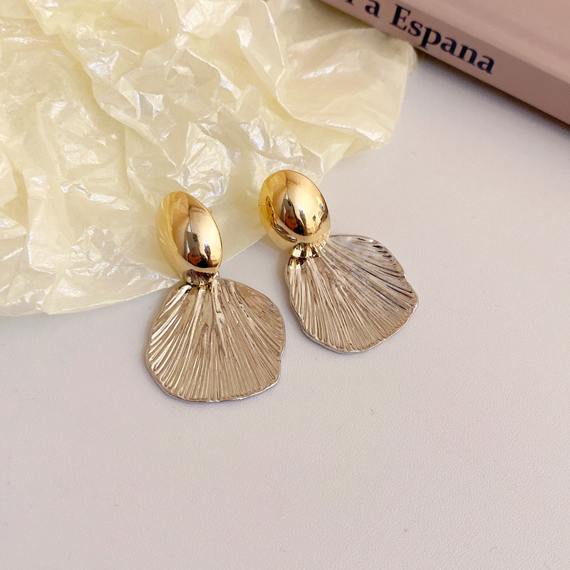 Silver Needle Irregular Flower Lovely Gold and Silver Geometric Earrings Light Luxury Fashion Earrings Personalized High-Grade Earrings for Women