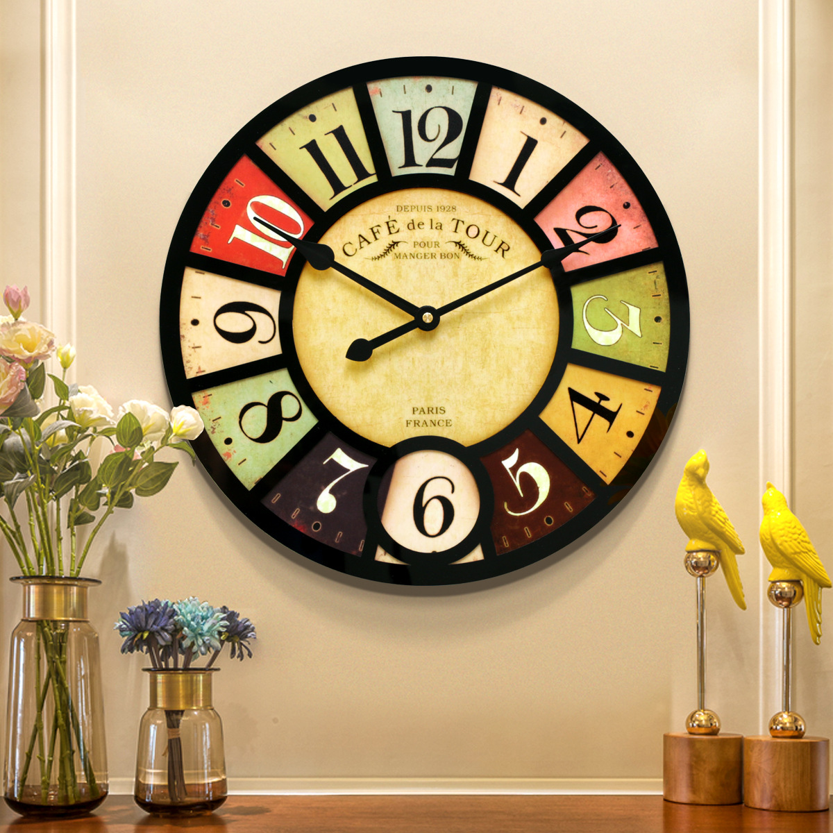 Nordic Retro Simple Stylish Wall Clock Suitable for Family Living Room Bedroom Moving into the New House Iron Mute Clock