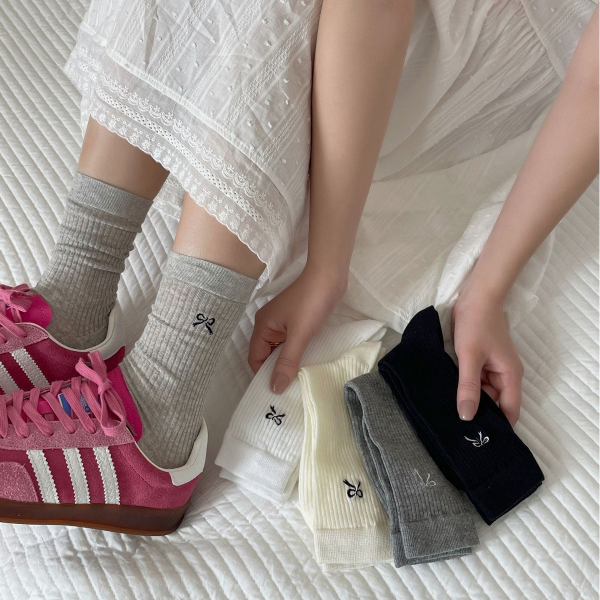 芭蕾风蝴蝶结刺绣袜女薄款女袜纯色无骨抽条堆堆袜中筒袜诸暨袜子