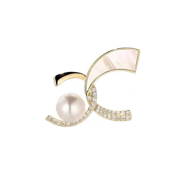 Double C Letter Shell Pearl Zircon Brooch Female Korean Fashionable Corsage Pin Buckle Clothing Coat Coat Accessories