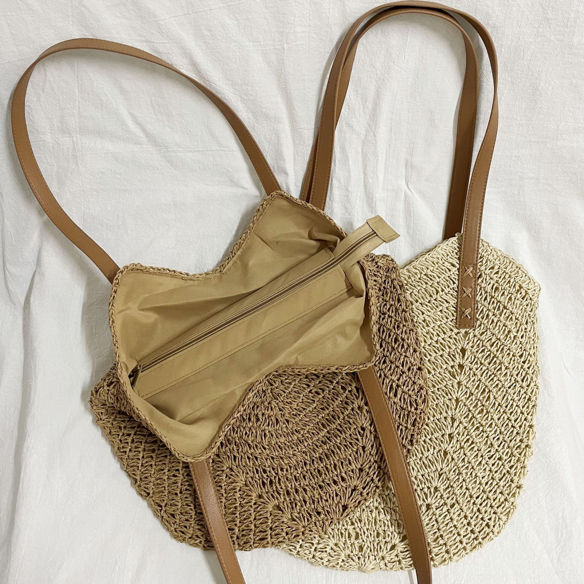 New Hand-Woven Bag Fashion Women Shoulder Bag Straw Bag Paper String Vacation Beach Bag Shoulder Back