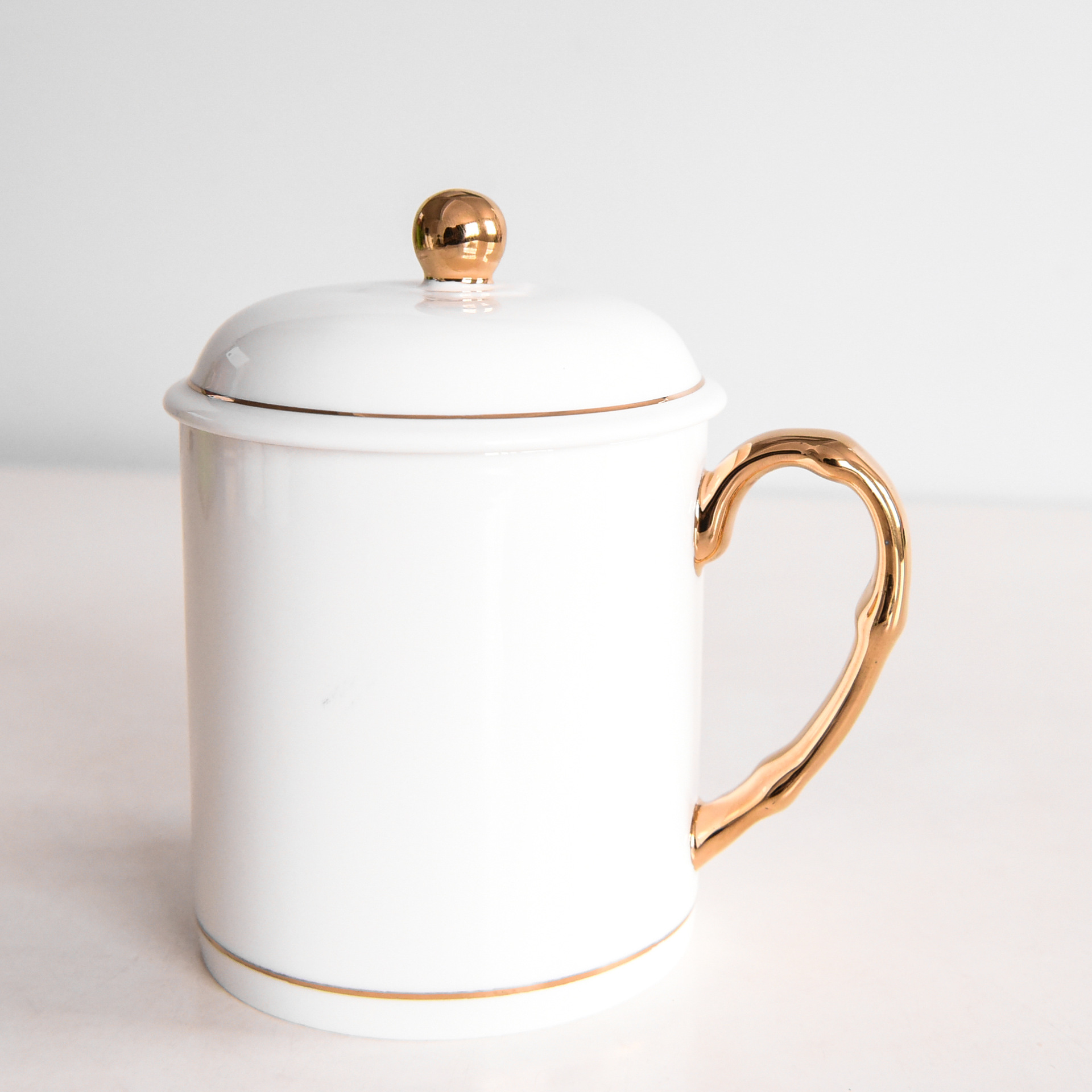 酒店办公室陶瓷会议盖杯 定制创意骨瓷金把广告商务礼品茶水杯