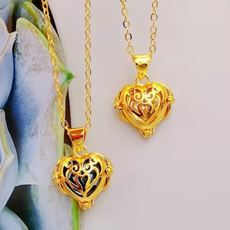 黄铜镀金宝石爱心吊坠女电镀仿金首饰品实体电商货源心形项坠项饰