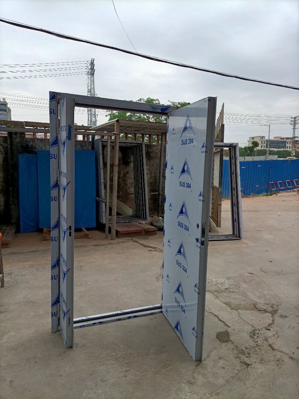 不锈钢保温门? 不锈钢平开门 猪场不锈钢门  养殖抗腐蚀门不褪色