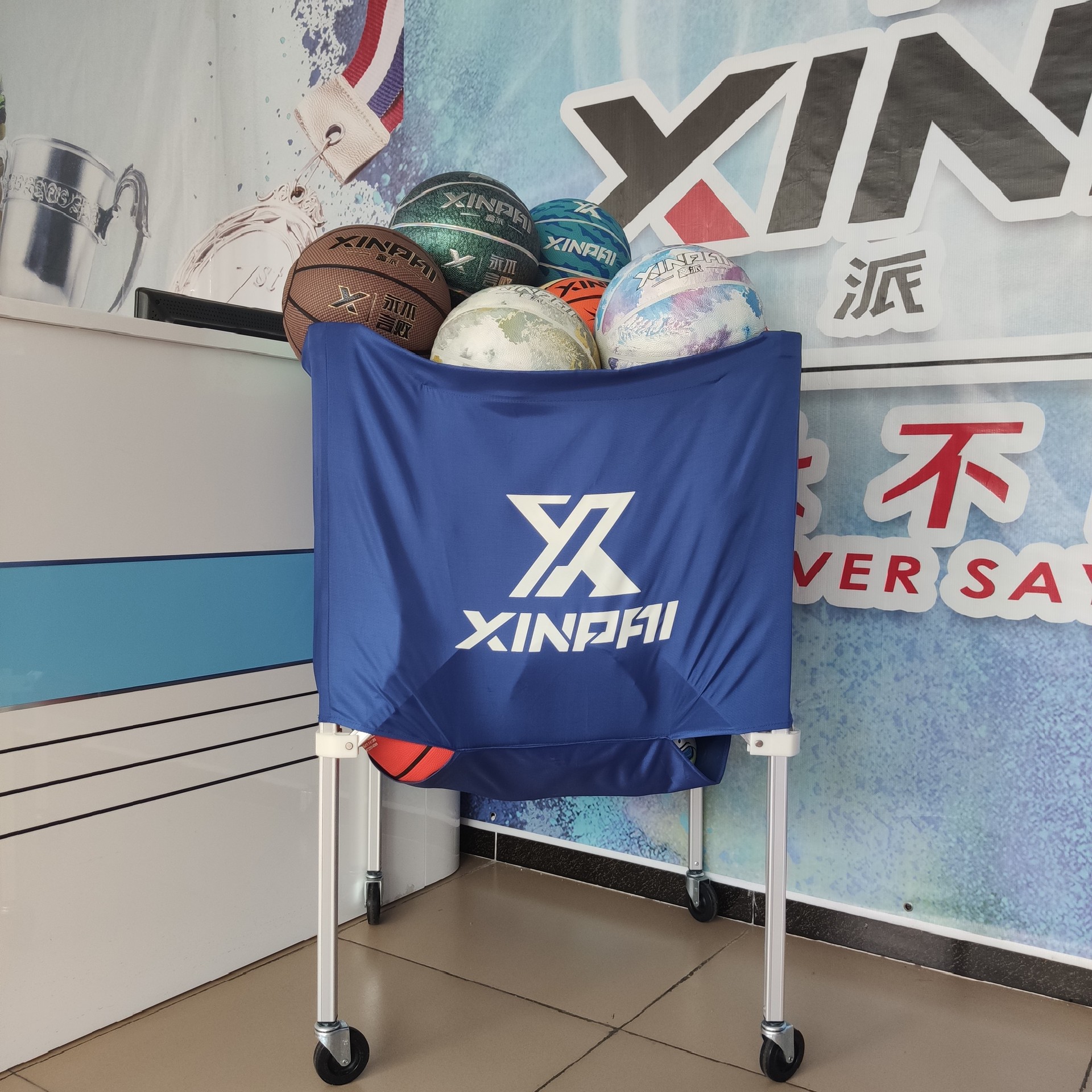 工厂自产铝合金球类收纳车可折叠球车篮球车足球车排球推车布球车