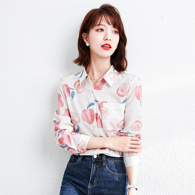 2021年春秋新款甜美印花法式时尚宽松洋气翻领流行长袖花衬衫女潮