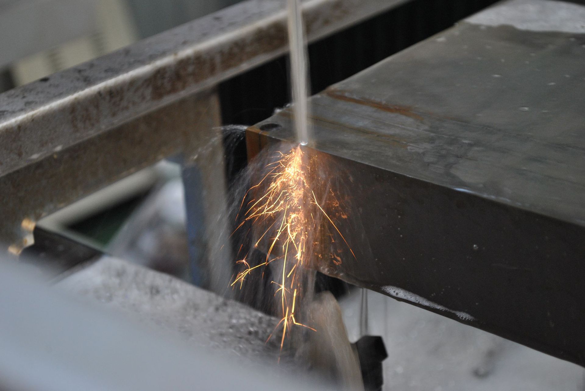 厂家苏州中走丝线切割机床线切割穿孔机电火花线切割加工