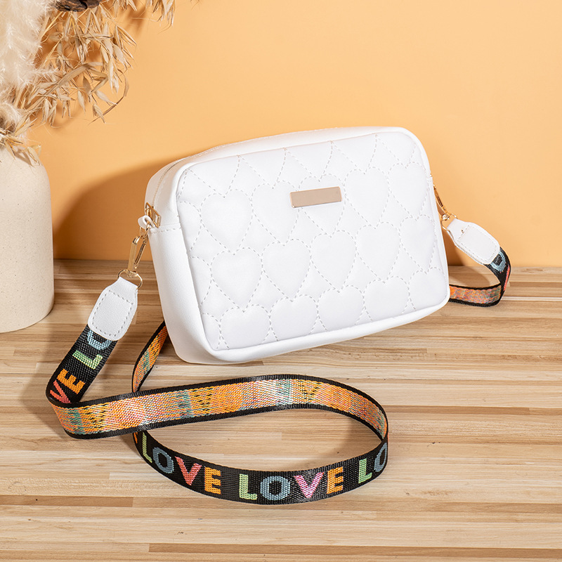 Heart-Shaped Embroidered Bag 2023women Bags Foreign Trade Small Bag Factory Wholesale Everyday Joker Crossbody Bag Shoulder Bag