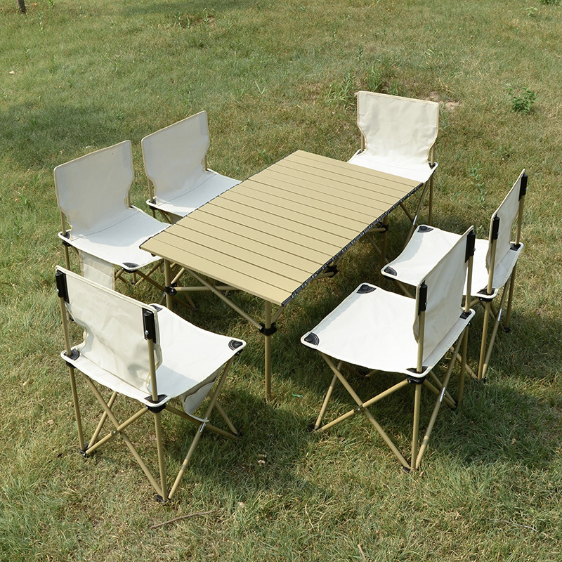 Outdoor folding tables and chairs