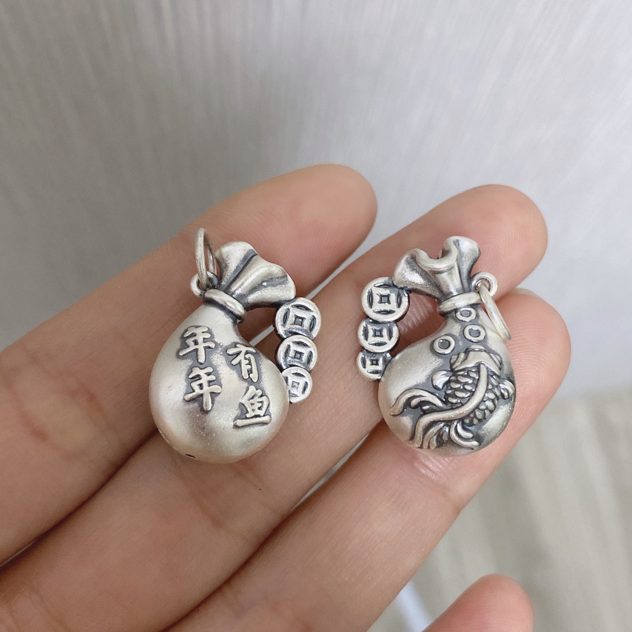 99足银年年有鱼钱袋吊坠复古金银满贯铜币锦鲤鱼福袋挂坠纯银项坠