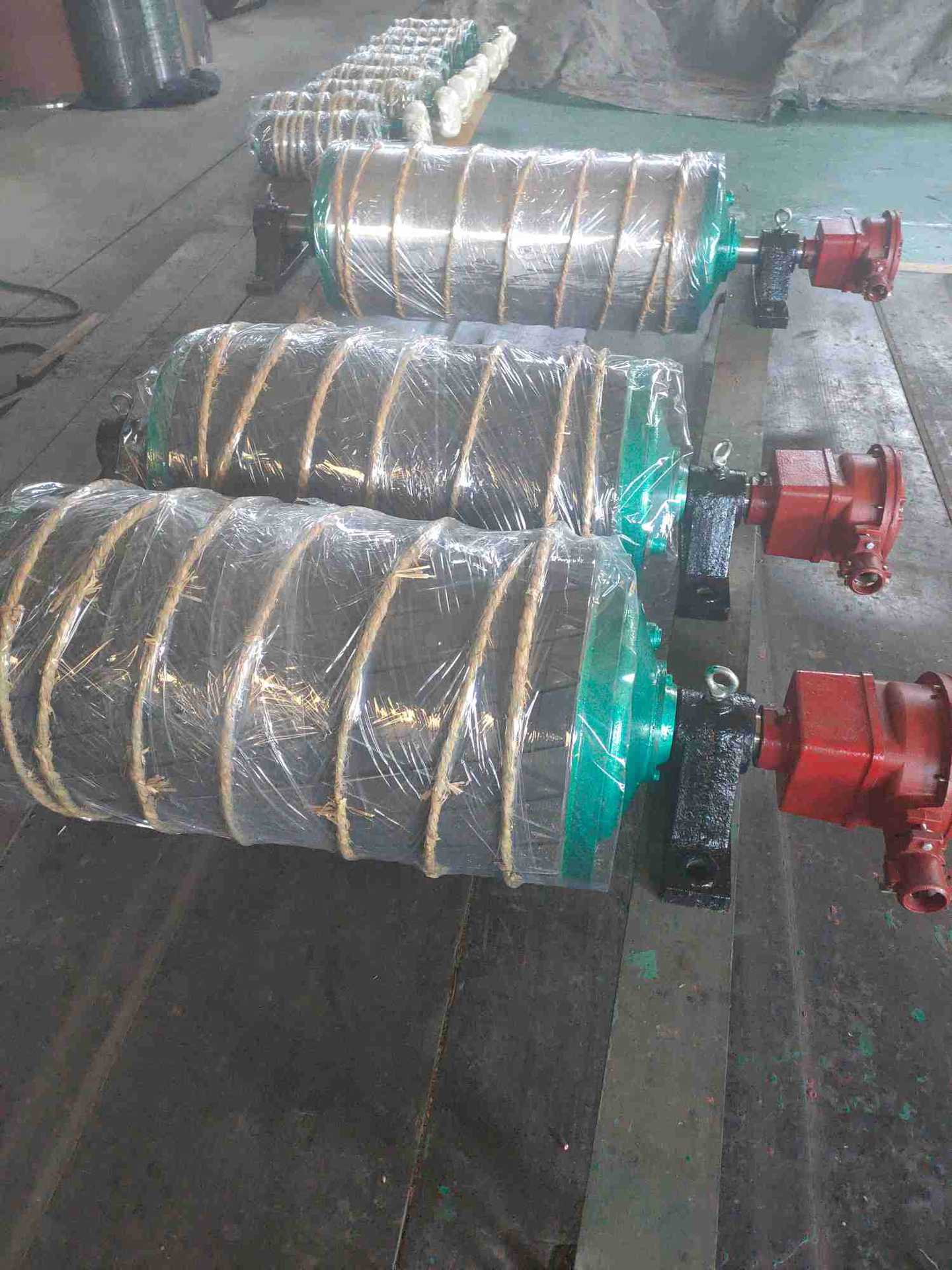 油冷式电动滚筒山东淄博宇航厂家直供大量现货可包胶逆止器