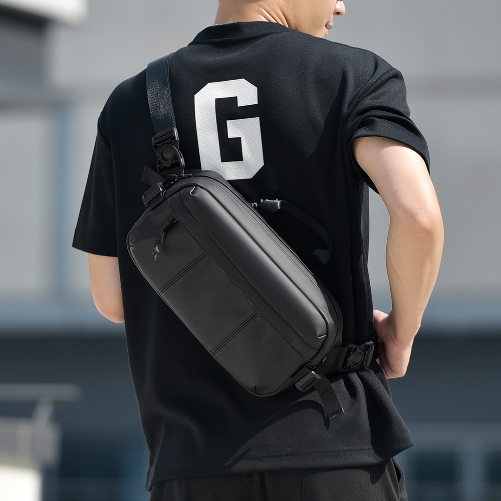 新款休闲斜挎包PU材质时尚潮流多隔层设计通勤单肩包亚马逊胸包男