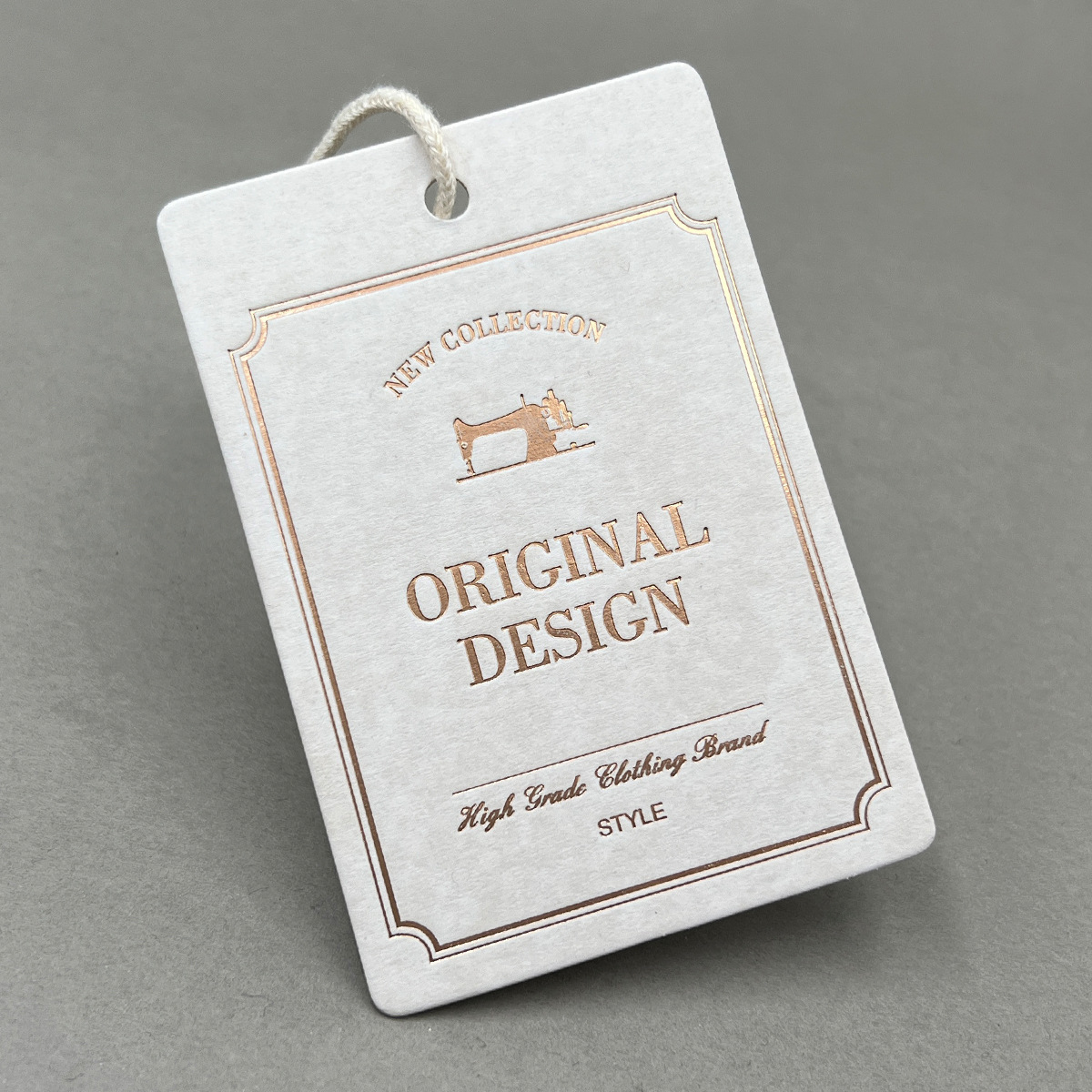 简约服装吊牌 公版通用现货加厚烫金衣服挂牌 产品标签纸牌吊卡