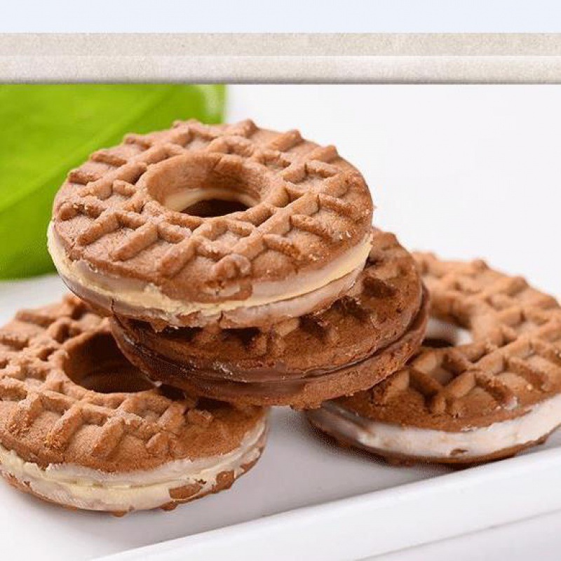 真巧酱芯曲奇100g夹心饼干牛奶巧克力草莓网红休闲零食办公室食品