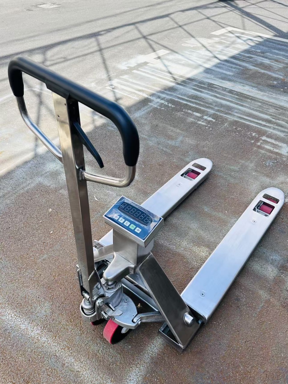 化工厂500kg防水电子叉车秤 1t不锈钢叉车称 2吨防腐蚀液压车称