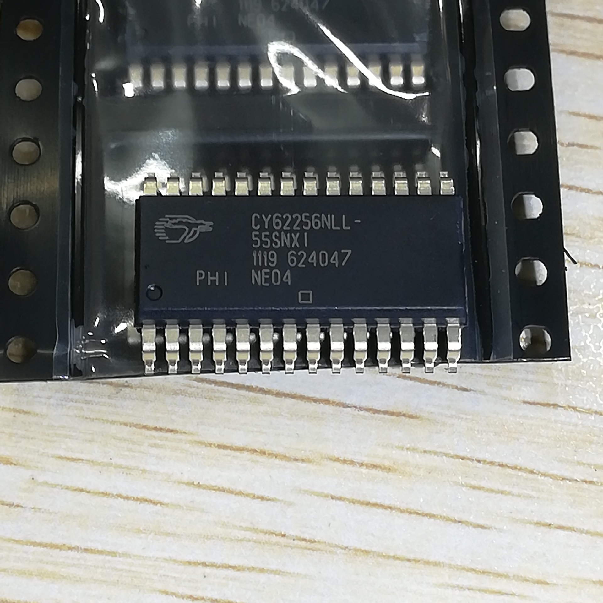 cy62256nll-55snxi全新集成电路ic芯片电子元器件集成块贴片sop28