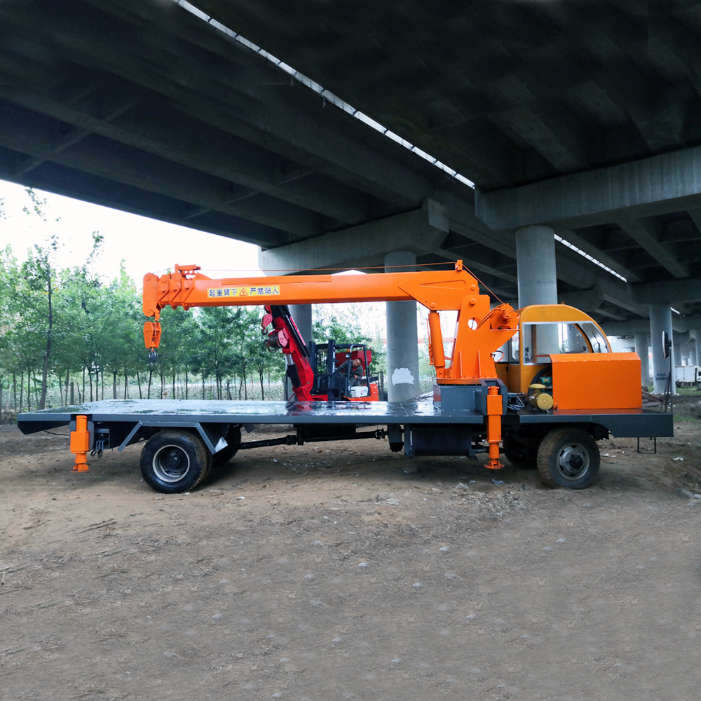 四轮爬坡山路履带随车吊