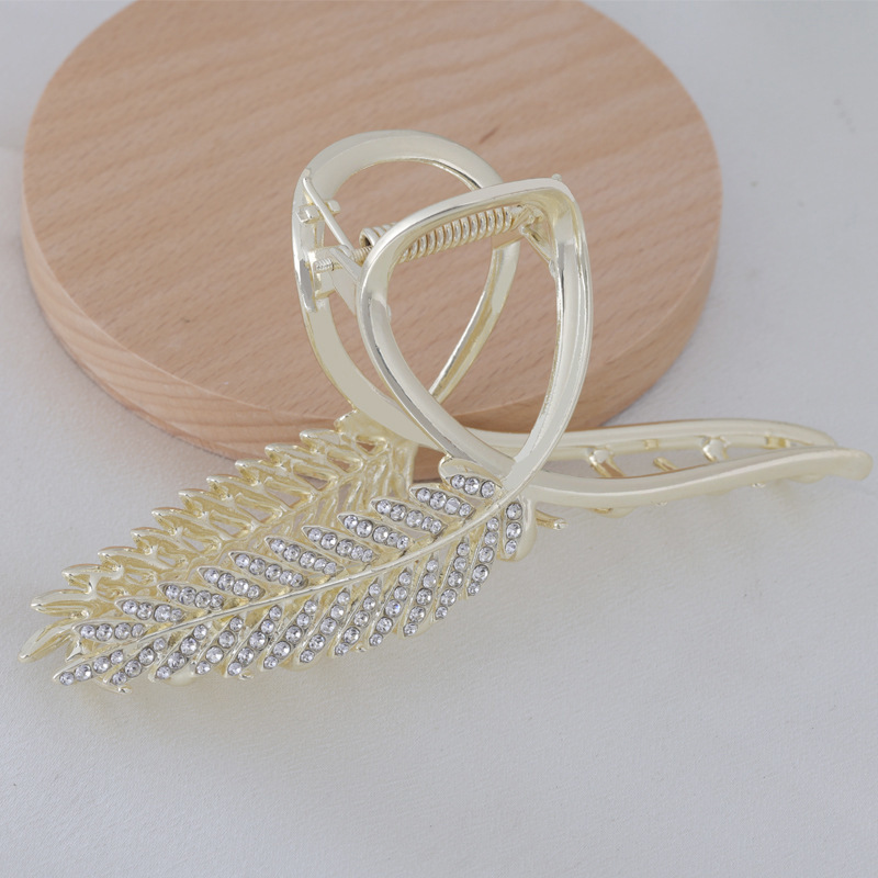 Sense Wheat Grip Women's Exquisite Large Shark Clip Hair Updo Holder Barrettes Women's Head Clips Hairpin Headdress