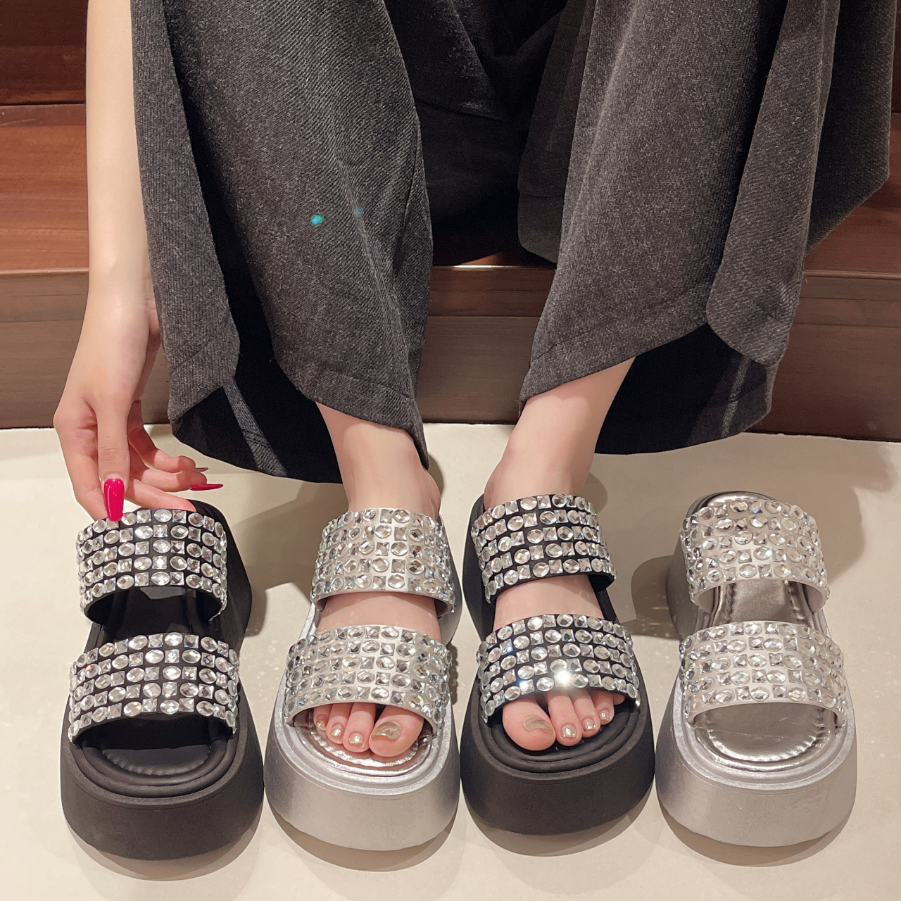亮片厚底拖鞋女外穿2024夏季新款网红小众松糕一字拖休闲沙滩凉拖