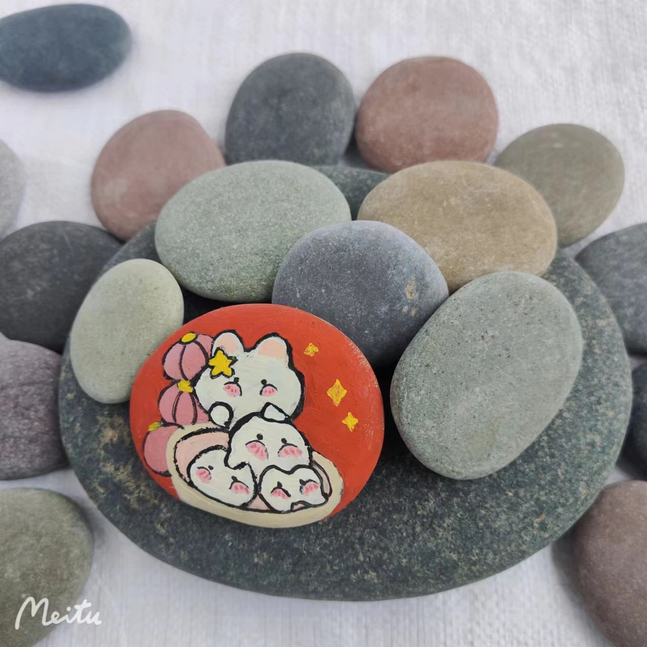 厂家现货画画石头手绘彩绘鹅卵石 儿童美术diy创意原石抛光五彩石