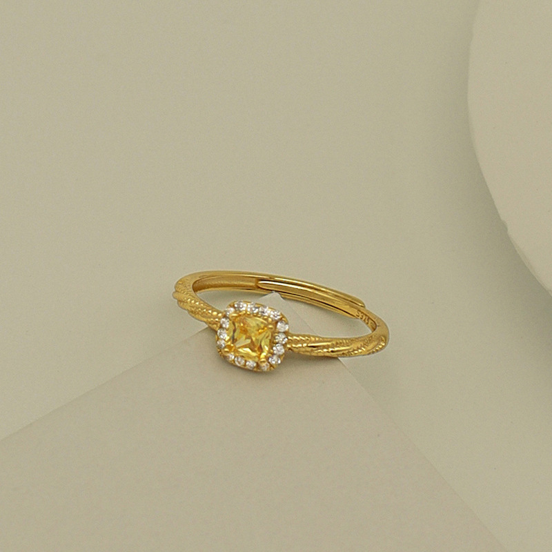 Yellow Diamond Twist Small Sugar Cube Ring Middle Ancient Dignified Sense of Design Niche Personality Online Influencer Fashion Square Zircon Ring
