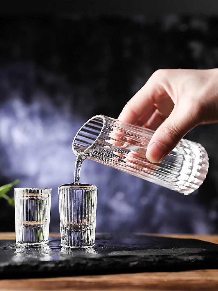 家用白酒杯套装玻璃条纹分酒器小号创意小酒杯一口茅台杯商用