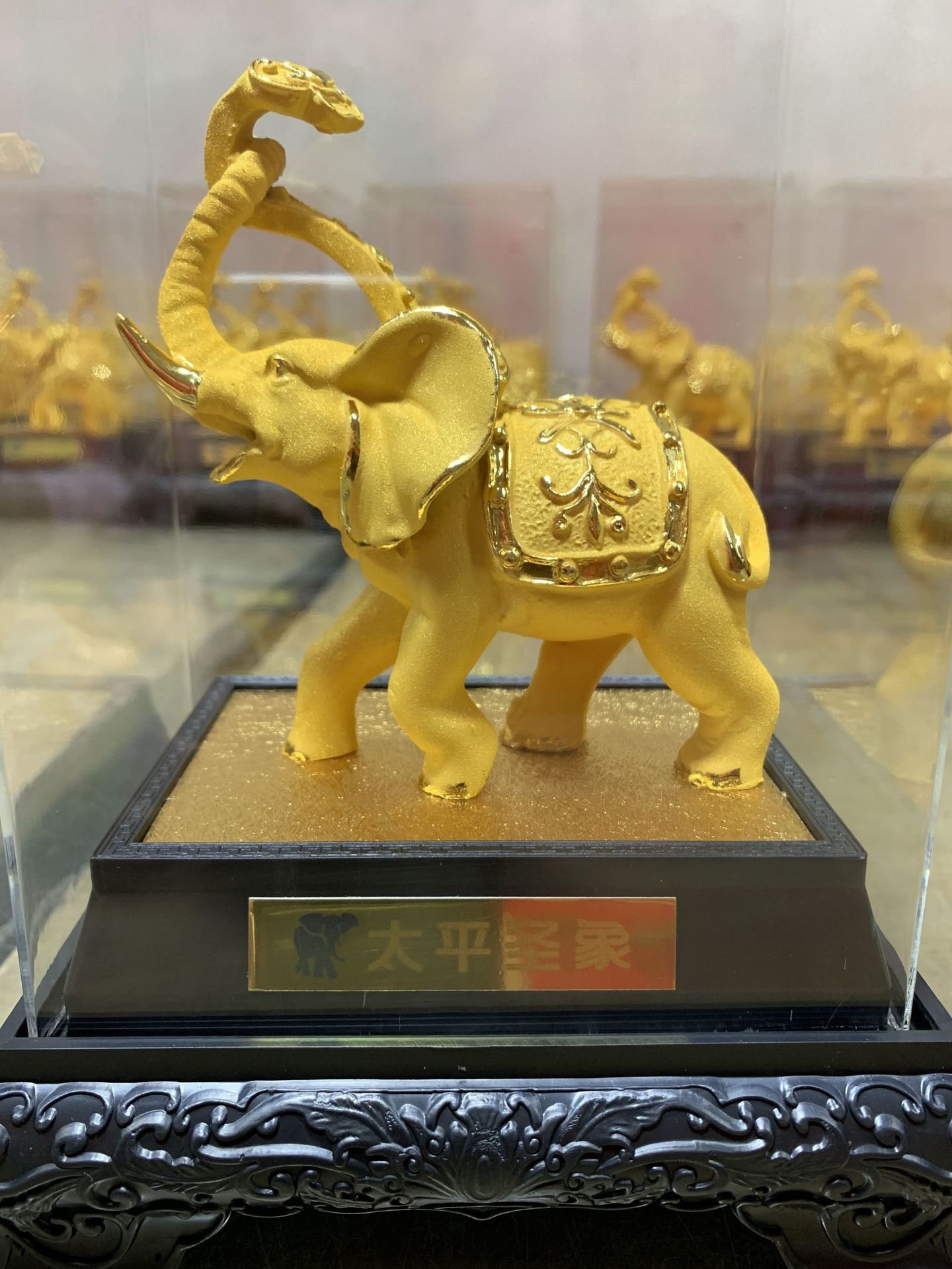厂家直供现货绒沙金大象摆件镀金大象工艺品大象绒沙金太平圣象